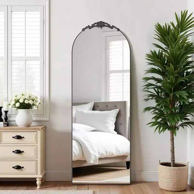 Arch-Top Full-Length Mirror: Classic Elegance, Wood Frame