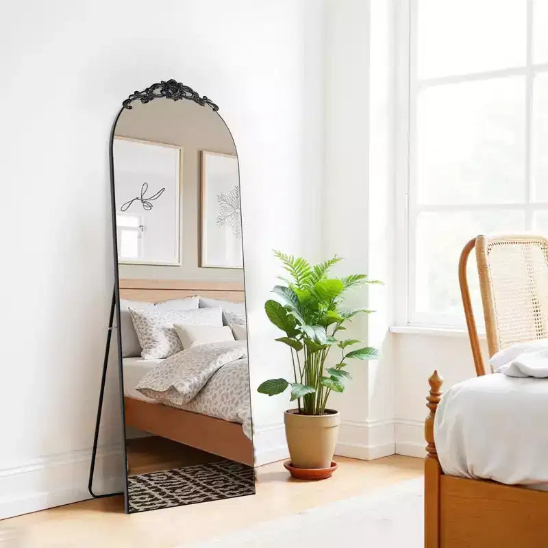 Miroir de plain-pied à arche : Élégance classique, cadre en bois